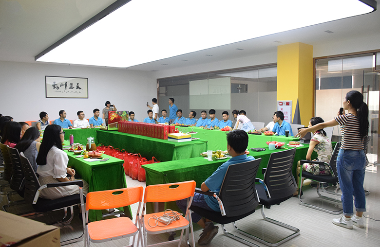 情暖中秋，爱在锐天！—2018锐天中秋节感恩活动